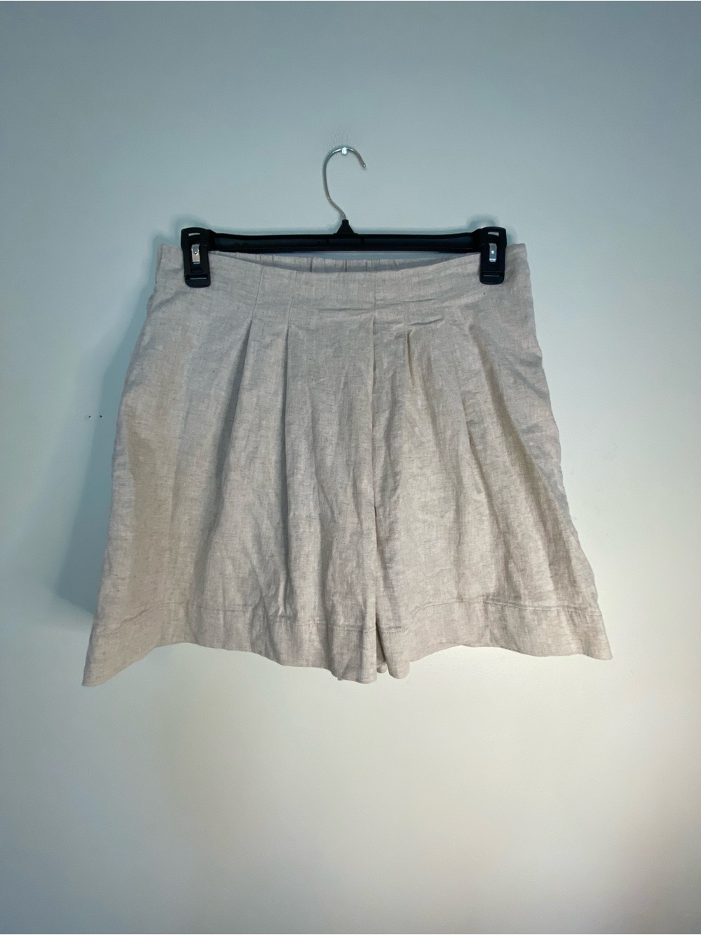 Banana Republic Cream Linen-Blend Pleated Shorts